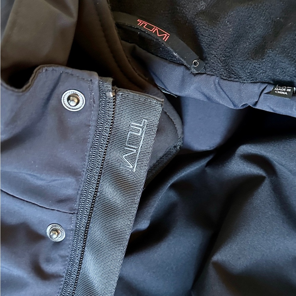 Tumi Men's  Black Insulated Weatherproof Coat - Picture 9 of 11